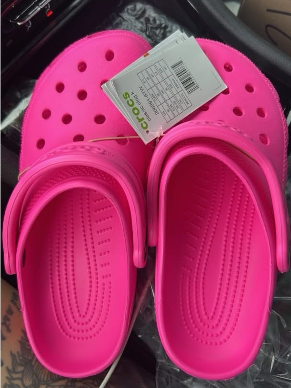 CROCS Kids Classic Clog in Hot Pink